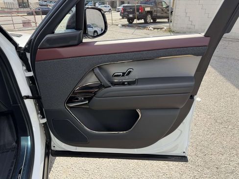 Used 2025 Land Rover Range Rover Sport Dynamic SE image 12