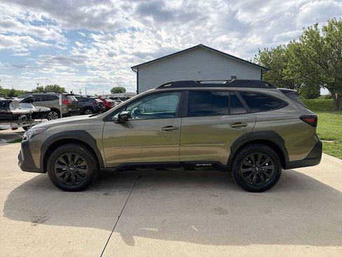 Used 2023 Subaru Outback Onyx Edition AWD/4WD image 3