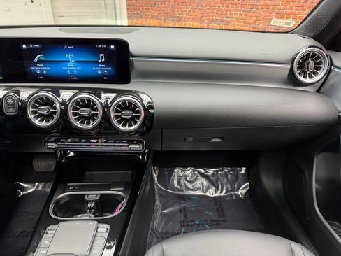 Used 2022 Mercedes-Benz A 220 4MATIC image 17