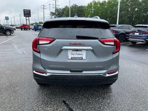 Used 2024 GMC Terrain SLT AWD/4WD image 24
