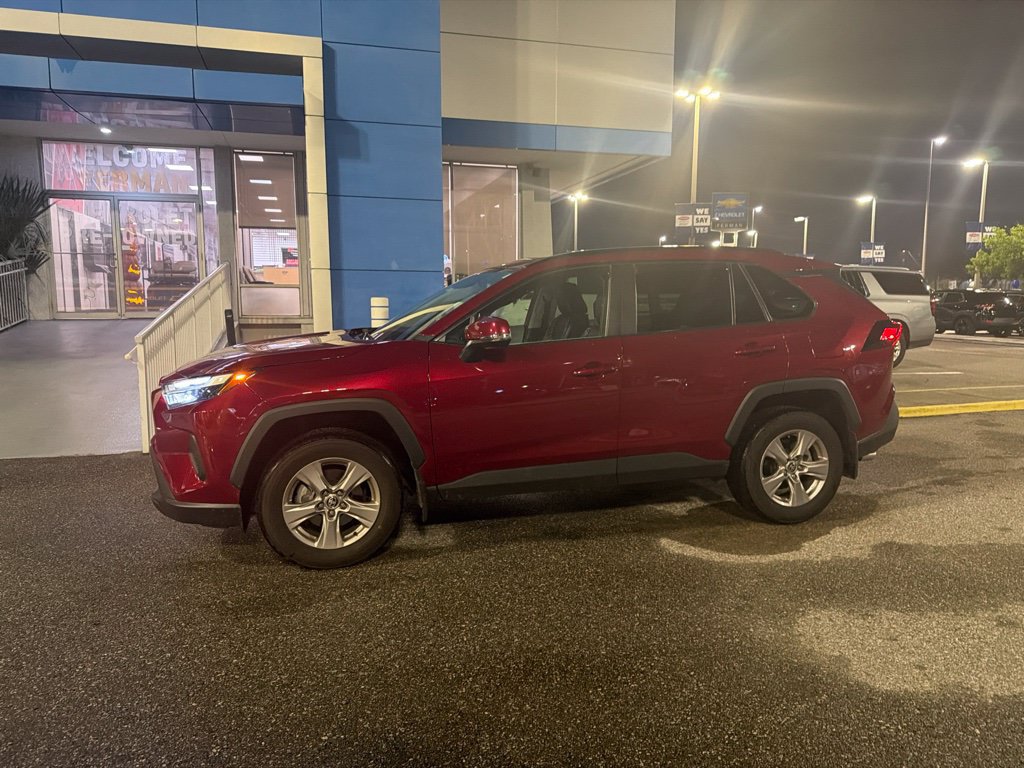 Used 2025 Toyota RAV4 XLE w/ Convenience Package FWD image 3