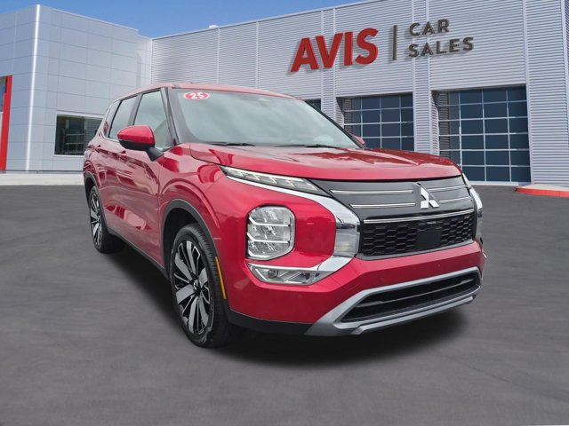 Used 2025 Mitsubishi Outlander SE AWD/4WD image 3