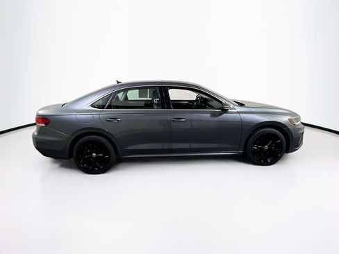 Used 2022 Volkswagen Passat 2.0T SE FWD image 4