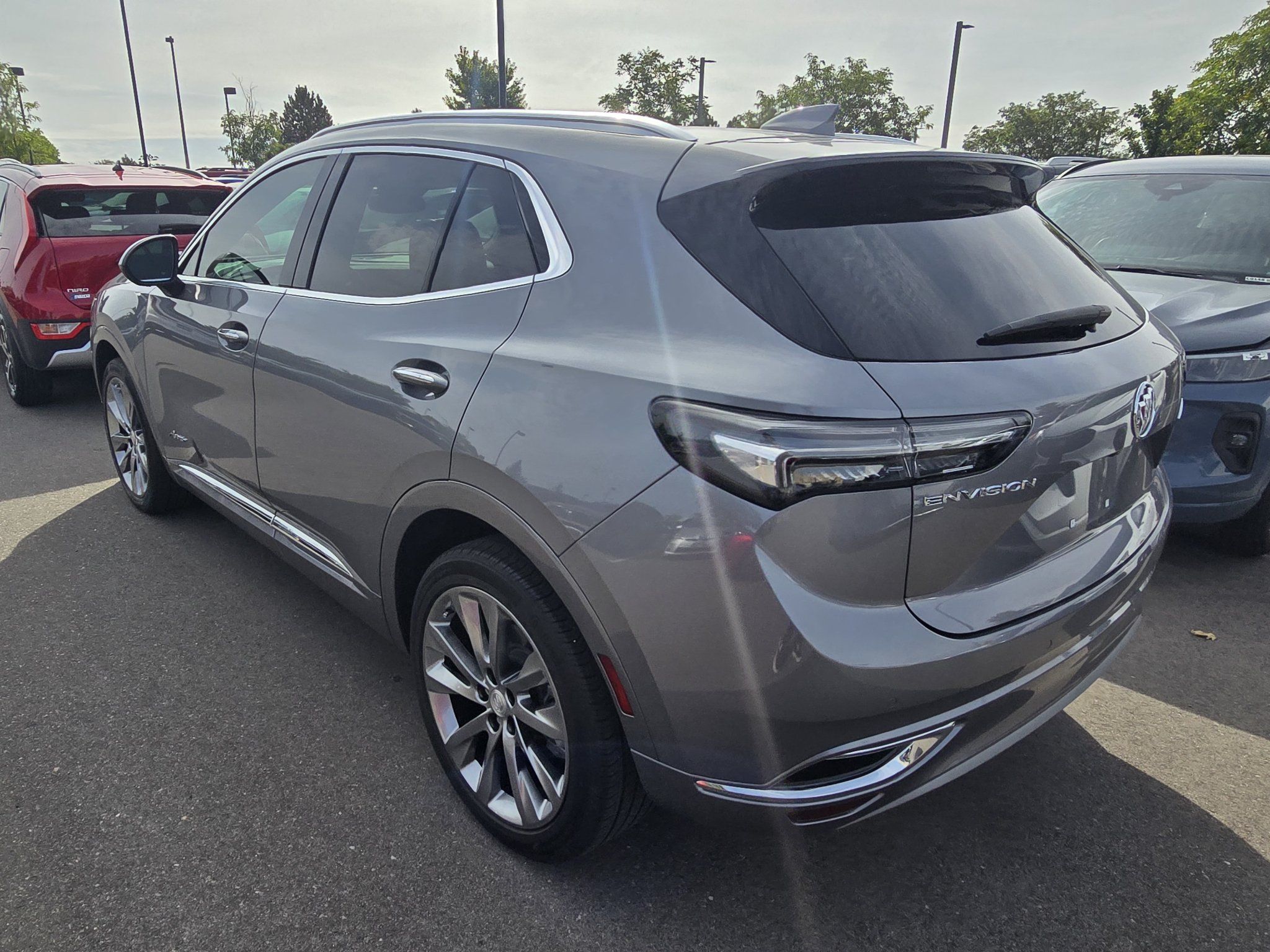 Used 2021 Buick Envision Avenir FWD image 3