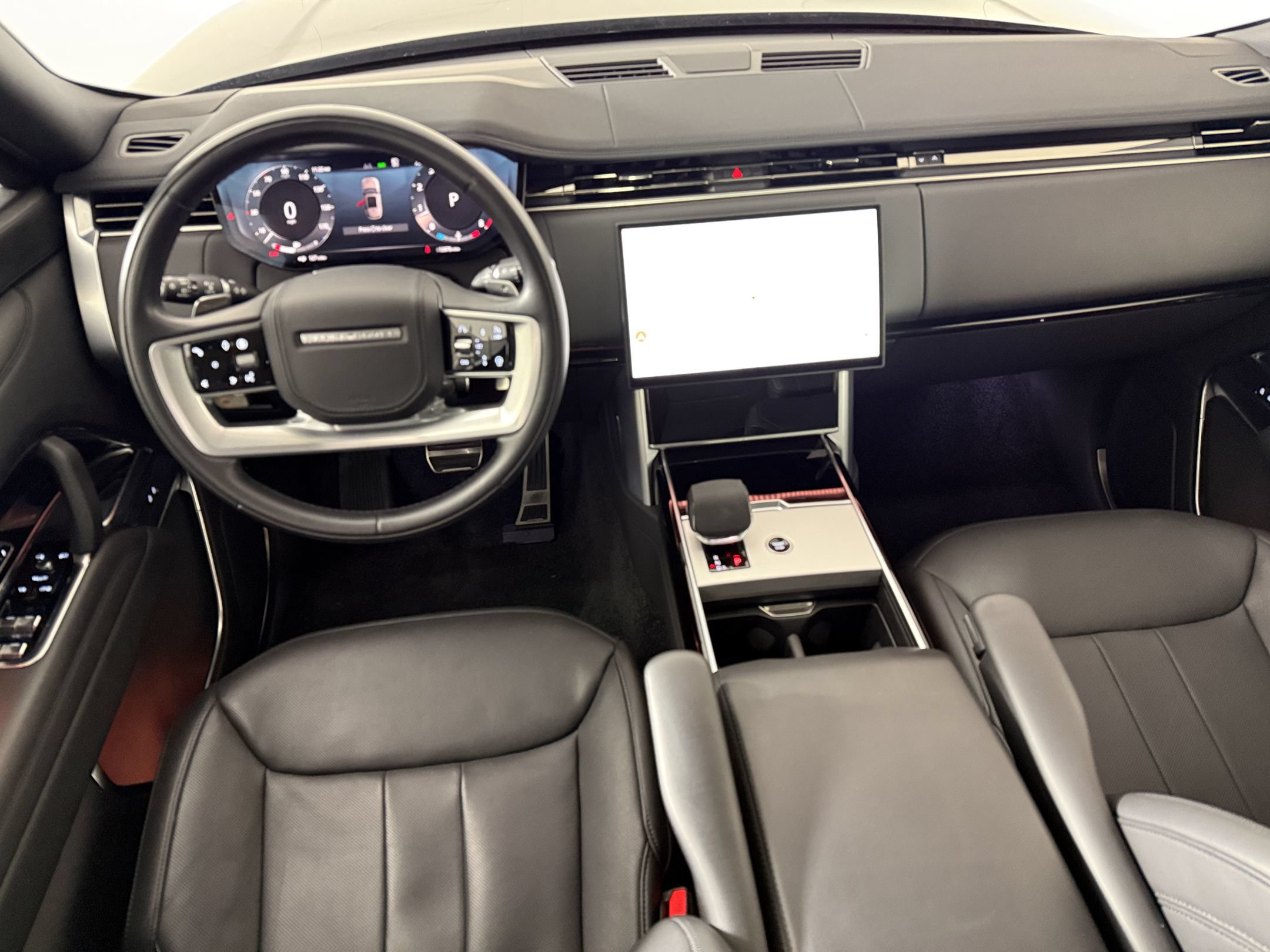 Used 2025 Land Rover Range Rover SE AWD/4WD image 15