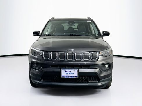 Used 2022 Jeep Compass Latitude w/ Sun and Sound Group AWD/4WD image 2