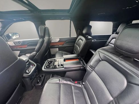 Used 2018 Lincoln Navigator Reserve w/ Technology Package AWD/4WD image 13