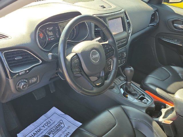 Used 2019 Jeep Cherokee Latitude Plus AWD/4WD image 7