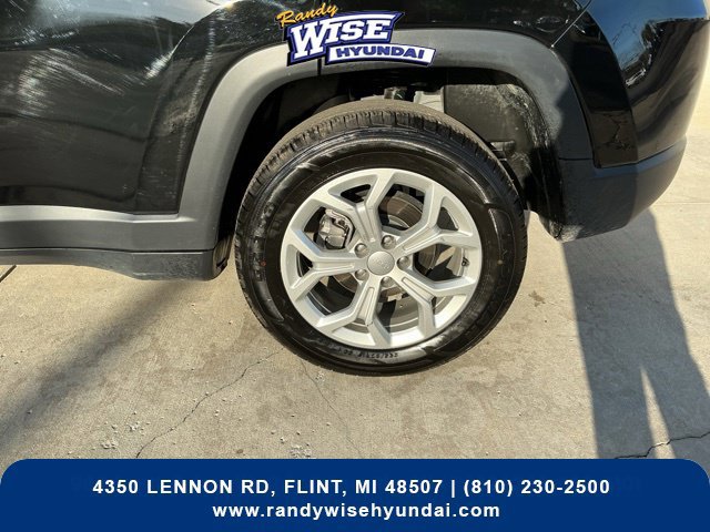 Used 2024 Jeep Compass Latitude AWD/4WD image 33