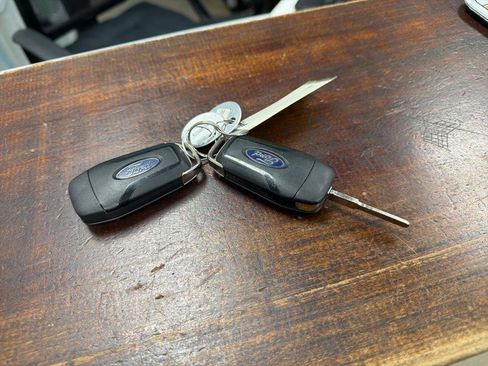 Used 2020 Ford Transit Connect XL image 43