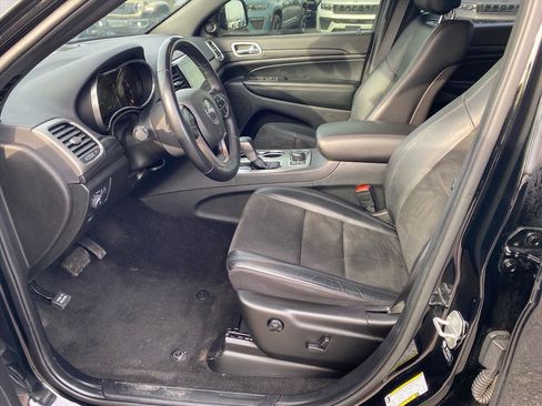 Used 2022 Jeep Grand Cherokee Laredo X image 9