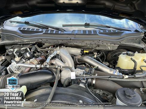 Used 2022 Ford F250 Lariat w/ Black Appearance Package image 32