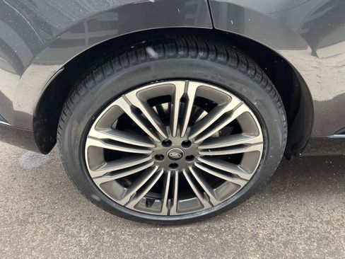 Certified 2023 Land Rover Range Rover SE image 9