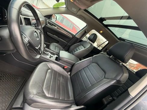 Used 2019 Volkswagen Atlas SEL Premium image 13