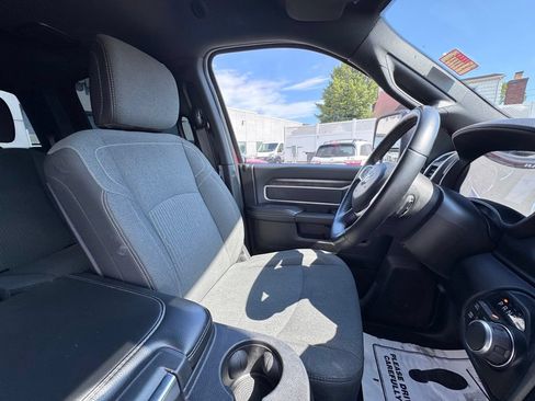 Used 2024 RAM 2500 Big Horn w/ Night Edition AWD/4WD image 22