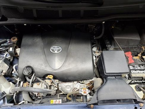 Used 2019 Toyota Sienna XLE image 6