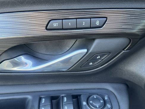 Used 2024 GMC Terrain SLT w/ Infotainment Package II image 29