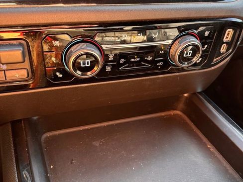 Used 2024 Chevrolet Silverado 2500 ZR2 w/ Technology Package image 22