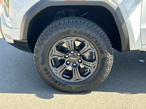 Used 2024 GMC Canyon Elevation RWD image 32