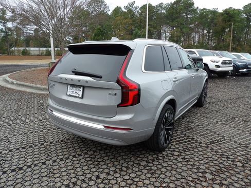 Certified 2025 Volvo XC90 B6 Plus image 6