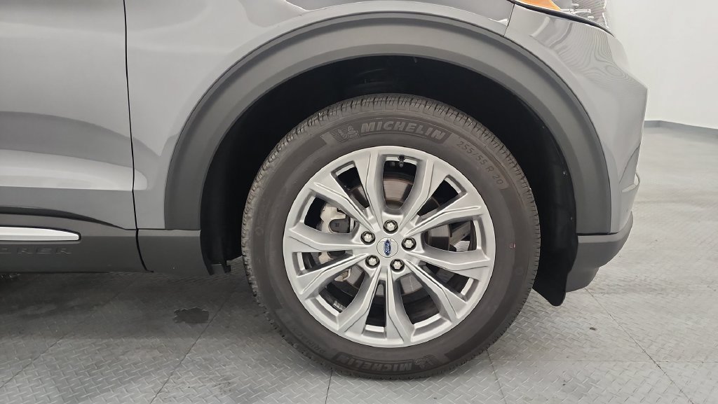 Certified 2024 Ford Explorer XLT w/ Equipment Group 202A AWD/4WD image 24
