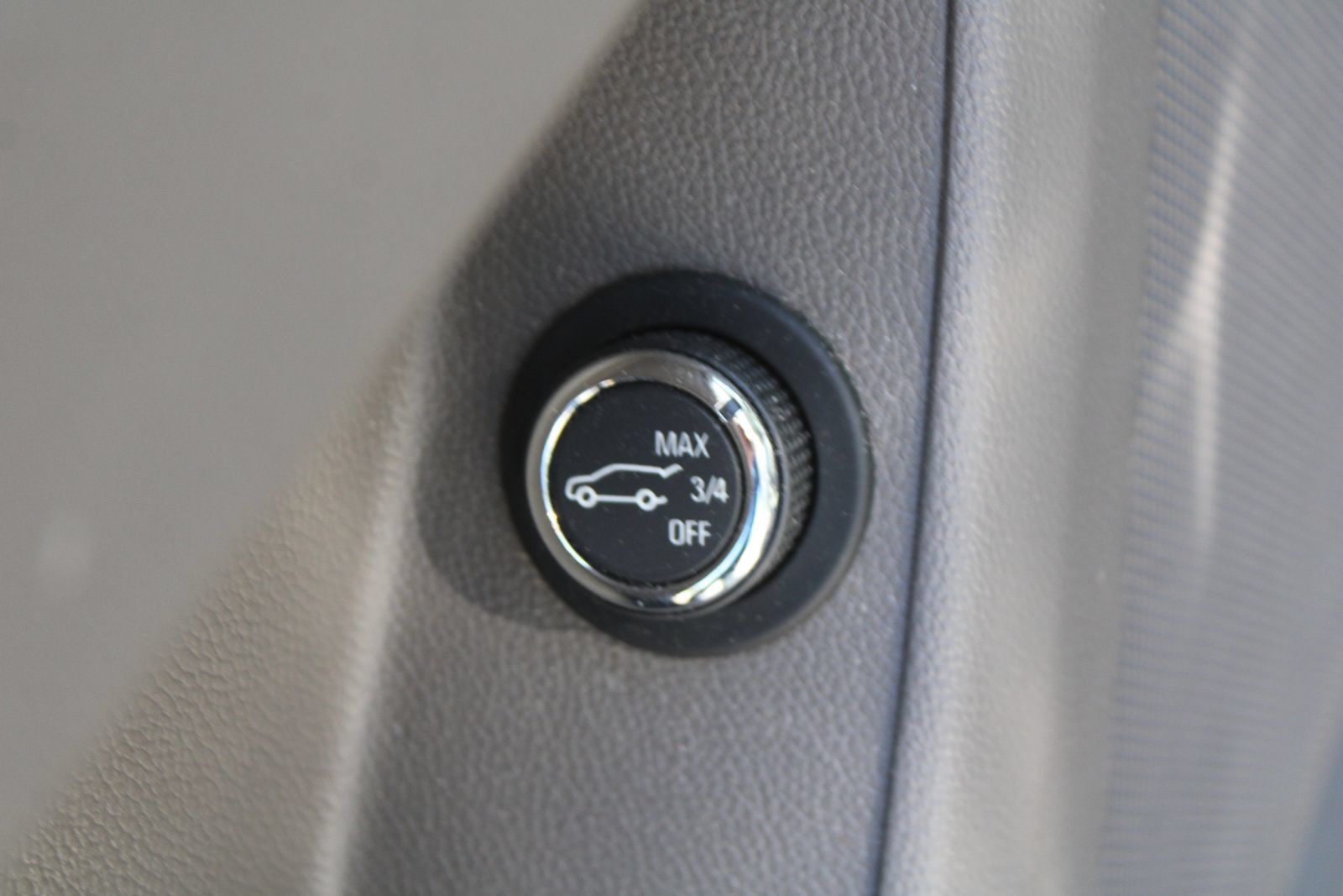 Used 2020 Chevrolet Traverse LT FWD image 22