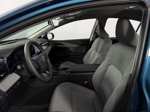 Used 2025 Toyota Camry LE image 14