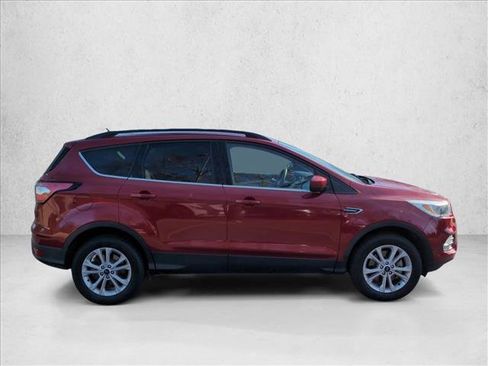Used 2018 Ford Escape SE image 4