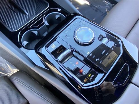 New 2025 BMW 530i image 22