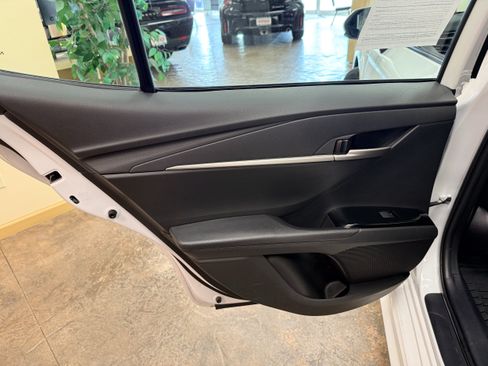 Used 2025 Toyota Camry SE FWD image 19