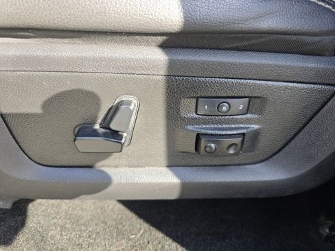 Used 2015 RAM 3500 Laramie w/ Black Appearance Group image 27