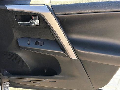 Used 2018 Toyota RAV4 XLE image 22