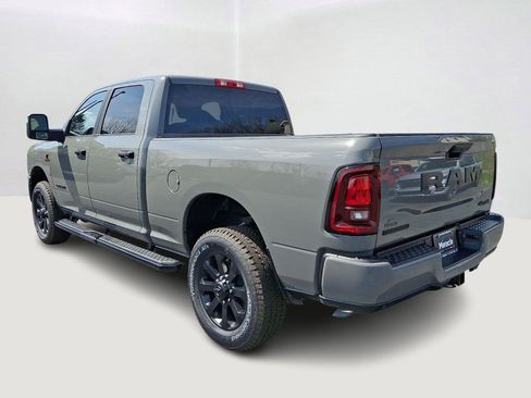 New 2026 RAM 2500 Big Horn AWD/4WD image 4