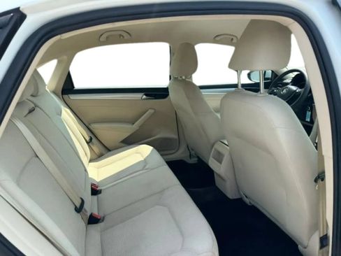 Used 2018 Volkswagen Passat 2.0T S FWD image 13