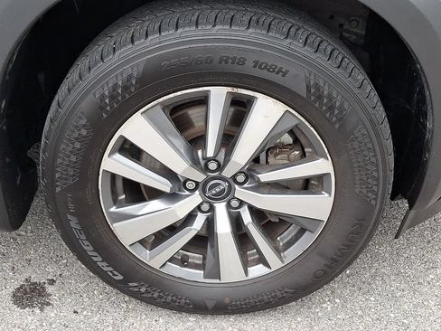 Used 2023 Nissan Pathfinder SL AWD/4WD image 11