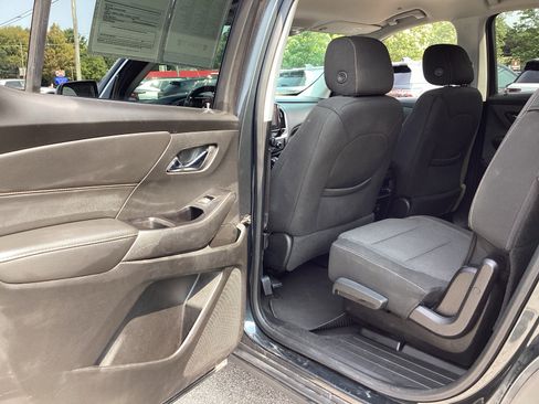 Used 2020 Chevrolet Traverse LT image 37