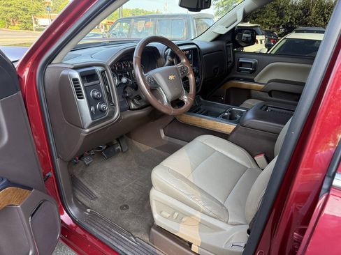 Used 2018 Chevrolet Silverado 1500 LTZ AWD/4WD image 8
