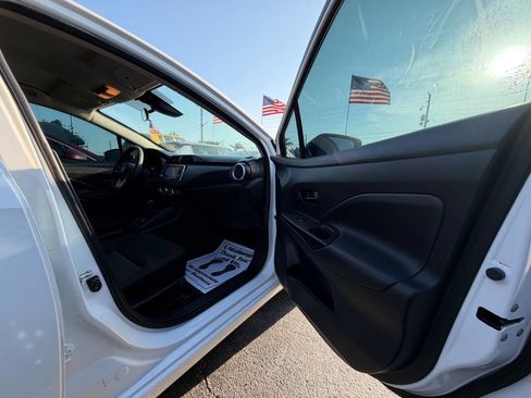 Used 2021 Nissan Versa S FWD image 20