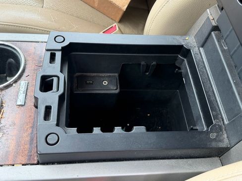 Used 2011 Ford Expedition XLT w/ 202A Rapid Spec Order Code image 8