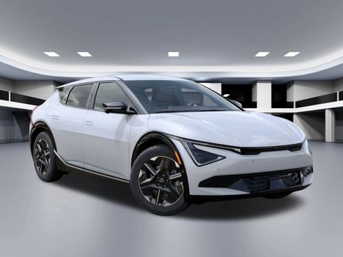 New 2025 Kia EV6 Wind image 8