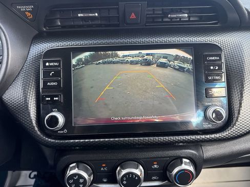 Used 2023 Nissan Kicks SV image 2