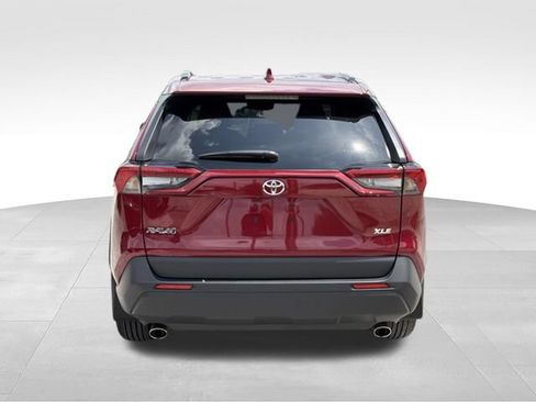 Used 2025 Toyota RAV4 XLE FWD image 5