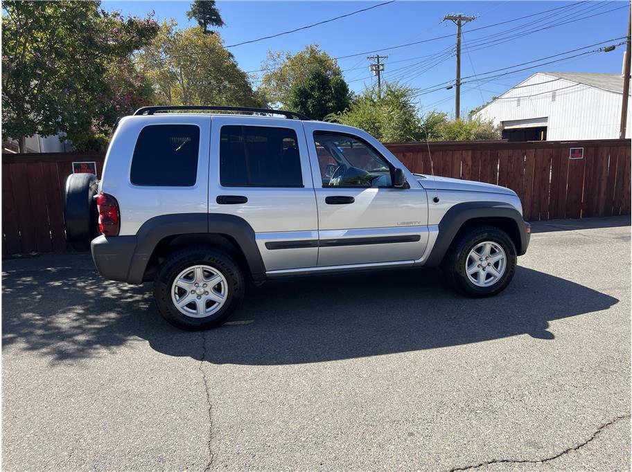 Used 2004 Jeep Liberty Sport w/ PWR Convenience Group AWD/4WD image 4