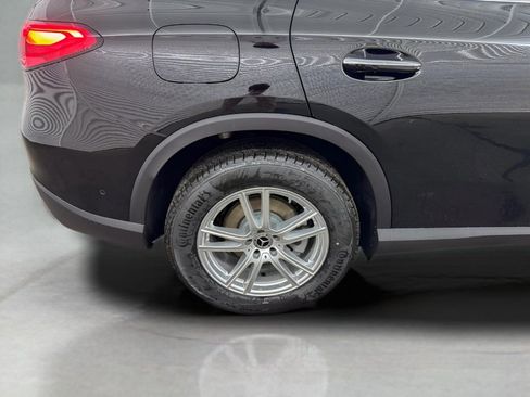 Used 2025 Mercedes-Benz GLC 300 image 11