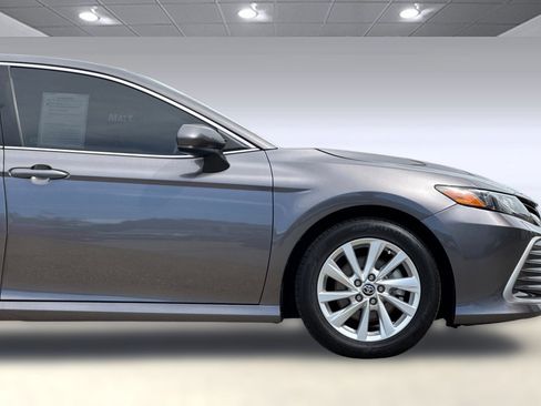 Used 2023 Toyota Camry LE image 32