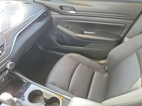 Used 2024 Nissan Altima 2.5 SV image 31