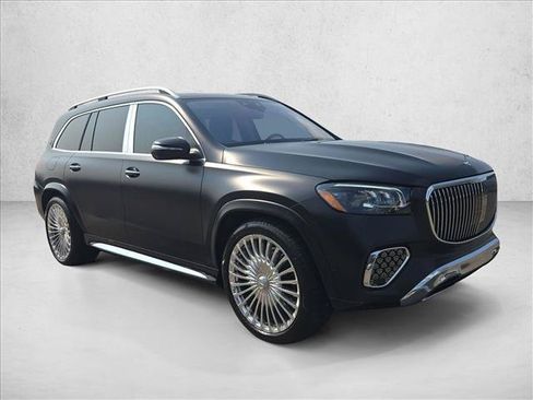 Used 2025 Mercedes-Benz Maybach GLS 600 4MATIC image 3