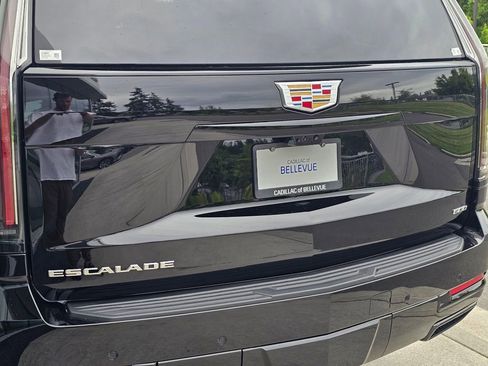 New 2026 Cadillac Escalade Platinum Sport AWD/4WD image 16