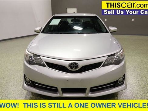 Used 2014 Toyota Camry SE image 2