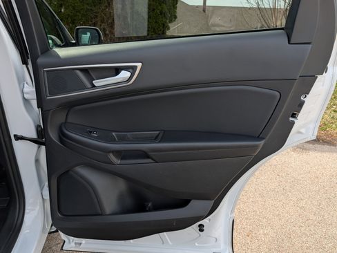 Used 2024 Ford Edge SEL image 34